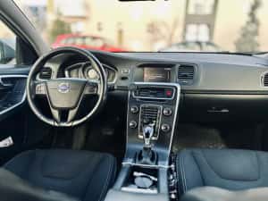 VOLVO V60 2018 2.0D ! Parc Auto / Rate / Buy Back ! — miniatura 4