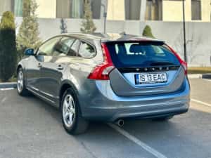VOLVO V60 2018 2.0D ! Parc Auto / Rate / Buy Back ! — miniatura 10