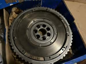 Vand kit ambreiaj volanta dubla NOU RENAULT LAGUNA 3 model 2013 1.5 dci si 3 cauciucuri HANKOOK