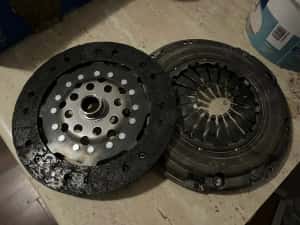 Vand kit ambreiaj volanta dubla NOU RENAULT LAGUNA 3 model 2013 1.5 dci si 3 cauciucuri HANKOOK — miniatura 2