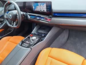 BMW M5 Hibrid, 585 cp, 16.230 km, 2025 — miniatura 6