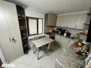 Apartament cu 4 camereSpatiu birouri Cabinet - Nicolina — miniatura 4