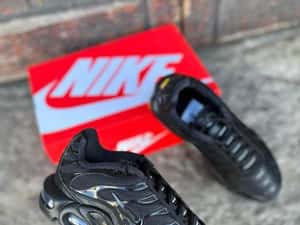 Adidasi Nike Air Max plus Gs Triple Black 100% originali-37.5