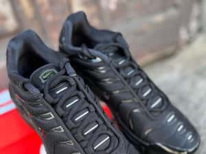 Adidasi Nike Air Max plus Gs Triple Black 100% originali-37.5 — miniatura 2