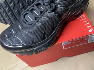 Adidasi Nike Air Max plus Gs Triple Black 100% originali-37.5 — miniatura 3