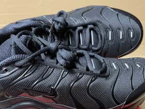 Adidasi Nike Air Max plus Gs Triple Black 100% originali-37.5 — miniatura 4