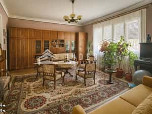 Vanzare apartament 4 camere 120 mp+studio la demisol+garaj, zona centr — miniatura 2