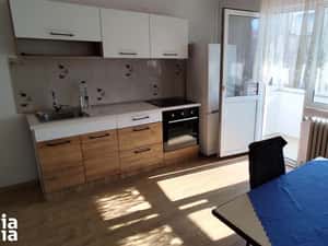 Apartament 2 camere transformat în 3 camere zona centrală — miniatura 3