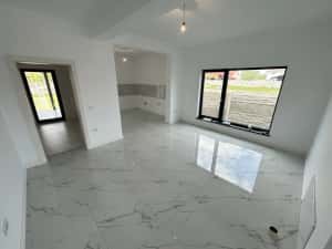 Duplex-3Cam-Mosnita Noua-Central-89MP-330 MP Teren-Terasa-160.000 Euro ! Negociabil