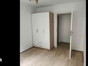 PROPRIETAR – Vând apartament 2 camere decomandat | Tractorul, Brașov — miniatura 5