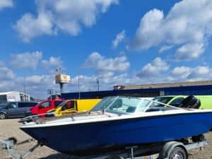 Vând Barca cu motor și peridoc