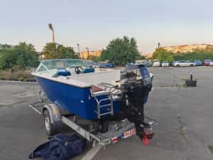 Vând Barca cu motor și peridoc — miniatura 6