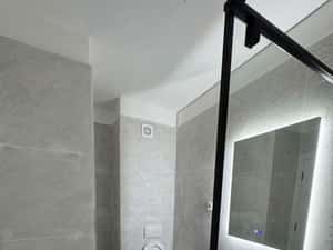 Apartament cu  2camere,finisat,etaj intermediar,parcare,zona Eroilor — miniatura 3