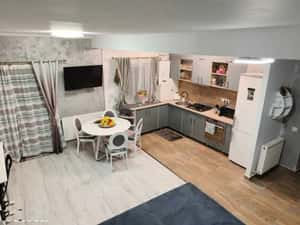 Apartament cu gradina proprie – zona Vivo (Razoare) — miniatura 1