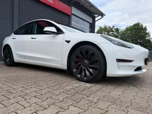 Tesla Model 3 - 36.196 km - 37.854 EUR — miniatura 3