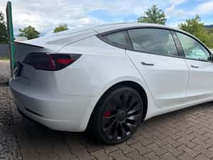 Tesla Model 3 - 36.196 km - 37.854 EUR — miniatura 4
