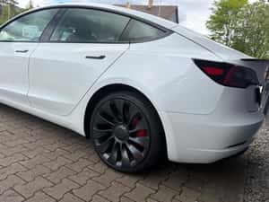 Tesla Model 3 - 36.196 km - 37.854 EUR — miniatura 6
