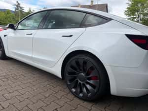 Tesla Model 3 - 36.196 km - 37.854 EUR — miniatura 7