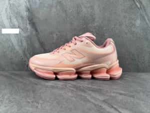 Noile modele NEW BALANCE , la 2 perechi primiti o jacheta CADOU ! — miniatura 6