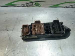 Butoane geam sofer Renault Laguna 1998 1.6 MT (108 hp) — miniatura 3