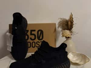 Tenesi/Papuci Yeezy Boost 350 Full Black