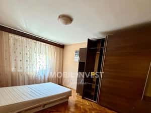 Apartament 2 camere,Decomandat, balcon,parcare privata,complet mobilat