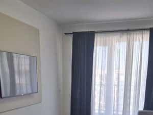 Apartament 3 camere de vânzare – zonă liniștită, ideal pentru familie — miniatura 3
