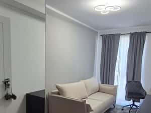 Apartament 3 camere de vânzare – zonă liniștită, ideal pentru familie — miniatura 5