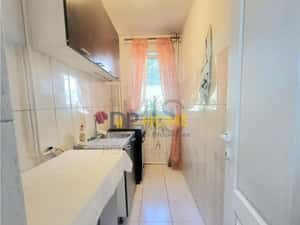 Apartament 2 Camere, Parter din 4, zona Sud — miniatura 3
