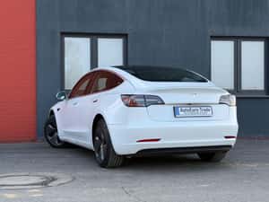 Tesla Model 3 - Second Hand - 68.942 km — miniatura 4