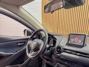 Mazda 2 . 1,5 Benzina . 90 000 km . RAR+ITP . Garantie 12 luni  Buy-Back  Test-Drive — miniatura 7