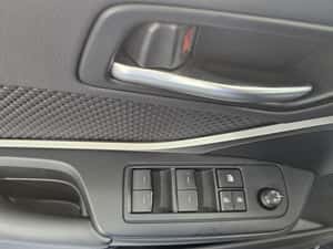 Toyota C-HR Hibrid SUV 2023, 30.068 km — miniatura 5