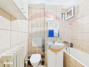 Apartament cu 2 camere de vanzare - Zona Alexandru Obregia — miniatura 5