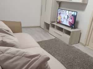 Apartament 2 camere zona girocului Judetean 400 euro — miniatura 4