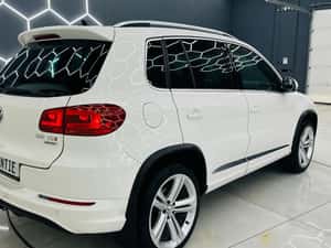 Volkswagen Tiguan R-LINE 4x4 — miniatura 3