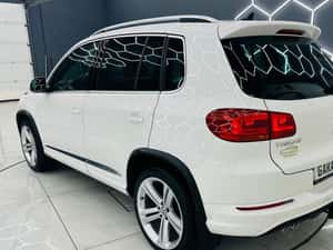 Volkswagen Tiguan R-LINE 4x4 — miniatura 4