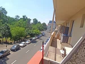 apartament 3 camere , etaj 1, langa tribunal