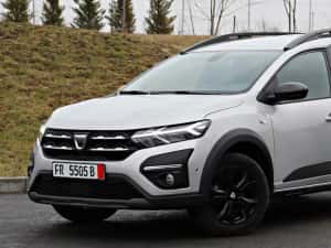 Dacia Jogger / 2023 / Extreme/110 CP/ Keyless/Clima/Camera/Lane Assist — miniatura 2