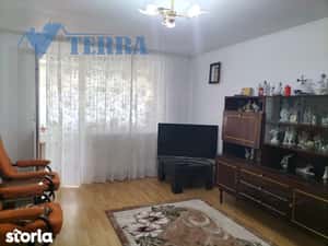 Apartament cu 2 camere, central, utilat și mobilat — miniatura 4