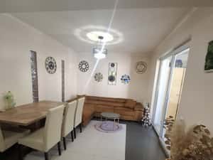 De vanzare apartament de 3 camere pe strada Porii/ Floresti — miniatura 4