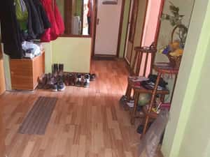 Apartament 3 camere decomandat etaj 2 langa Scoala nr 2 din Moinesti — miniatura 3