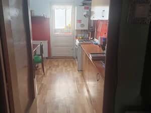 Apartament 3 camere decomandat etaj 2 langa Scoala nr 2 din Moinesti — miniatura 5