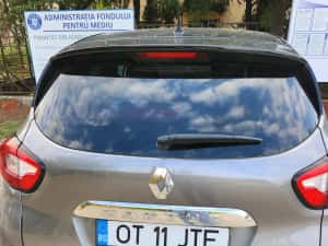 Vand Renault Captur din 2014, echipat cu motorul diesel de 1.5 dCi (90 CP) și cutia automată 