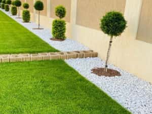 Piatra decorativa marmura thasos rotunjita amenajare gradina peisagist — miniatura 2