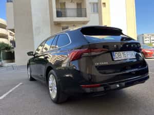 Skoda Octavia 2020 Diesel 2.0 manual incalzire scaune bord digital senzori parcare recunoastere semne faruri led geamuri privacy navigatie mare — miniatura 4