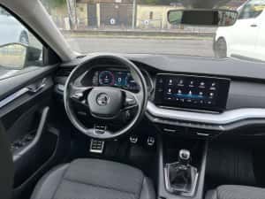 Skoda Octavia 2020 Diesel 2.0 manual incalzire scaune bord digital senzori parcare recunoastere semne faruri led geamuri privacy navigatie mare — miniatura 7