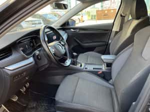 Skoda Octavia 2020 Diesel 2.0 manual incalzire scaune bord digital senzori parcare recunoastere semne faruri led geamuri privacy navigatie mare — miniatura 8