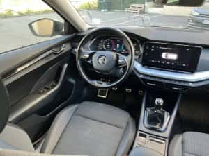 Skoda Octavia 2020 Diesel 2.0 manual incalzire scaune bord digital senzori parcare recunoastere semne faruri led geamuri privacy navigatie mare — miniatura 9