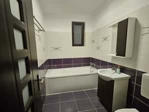 Apartament decomandat 2 camere mobilate + 2 camere nemobilate mansarda — miniatura 4