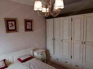 Apartament de lux pentru oameni de afaceri, amenajat și mobilat, 2 camerecu loc de parcare Piața 700 — miniatura 3